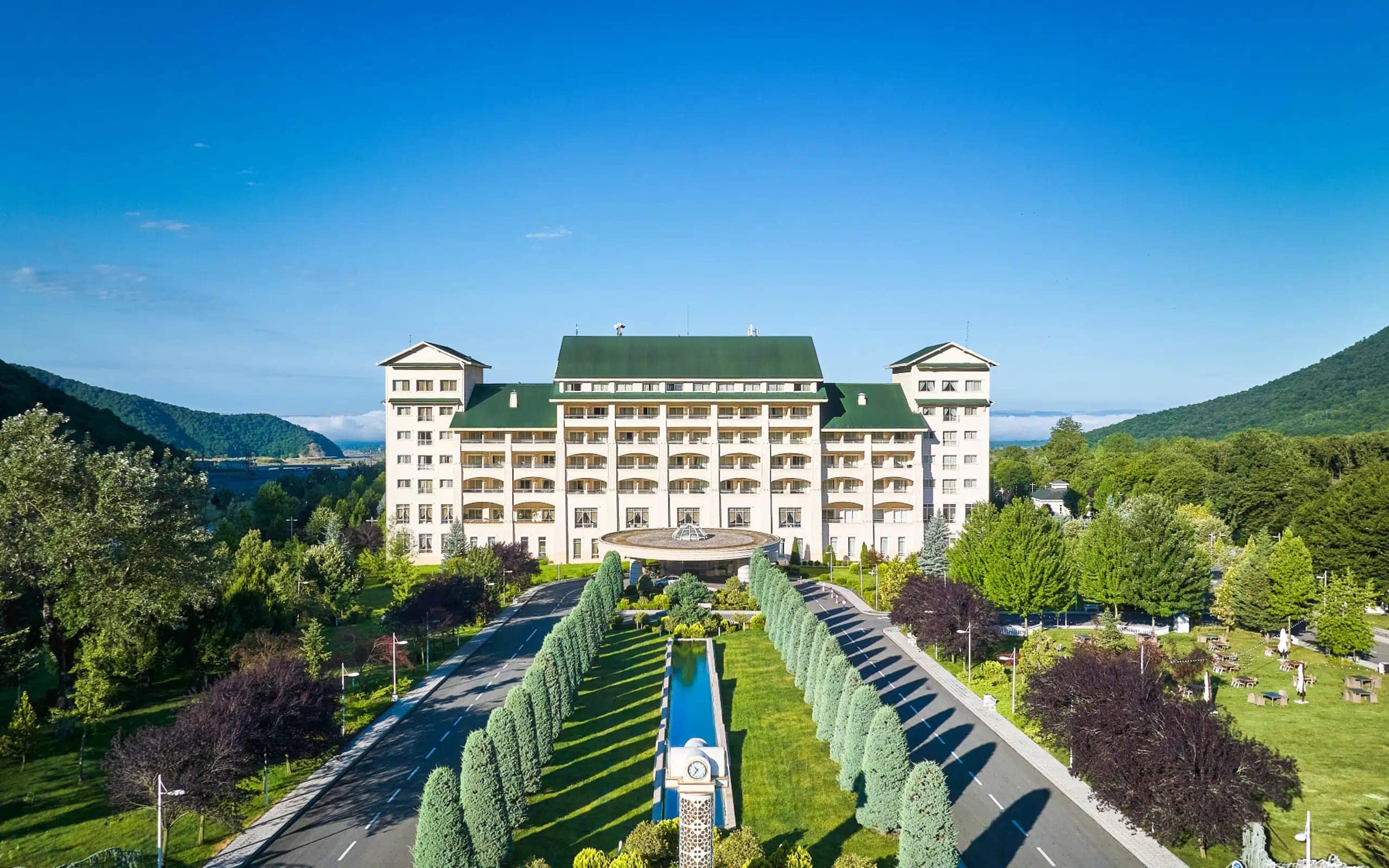 Qafqaz Riverside Hotel