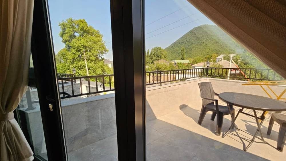 Luxury Milan Mountain Ponoramic Villa, indoor heated pool and jacuzzi with mountain view - photo 9