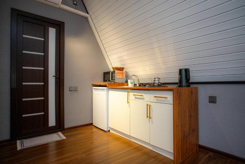 Mirvari A-Frame Riverside — Qubada Çay Kənarı A-Frame Ev