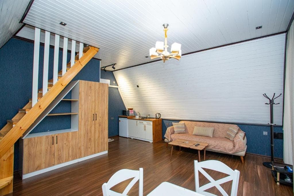 Mirvari A-Frame Riverside — Qubada Çay Kənarı A-Frame Ev