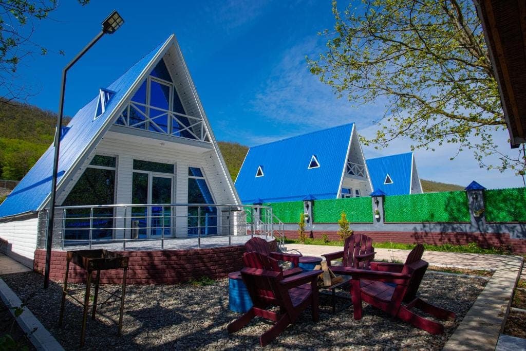 Mirvari A-Frame Riverside — Qubada Çay Kənarı A-Frame Ev
