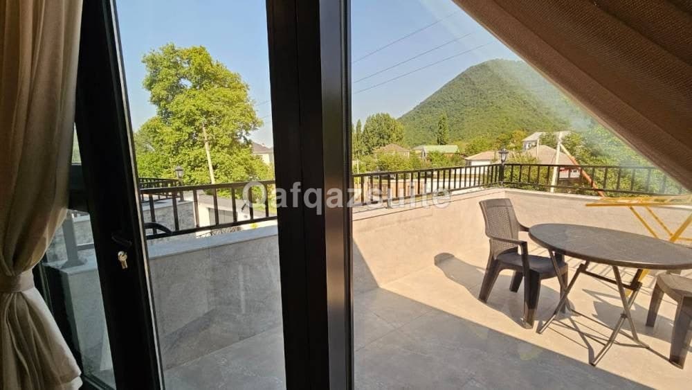 Luxury Milan Mountain Ponoramic Villa, indoor heated pool and jacuzzi with mountain view - photo 9