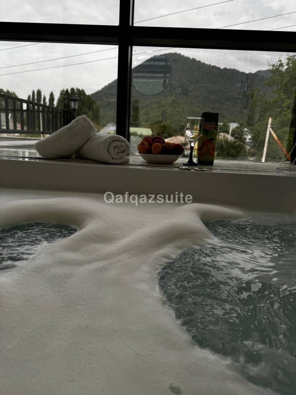 Luxury Milan Mountain Ponoramic Villa, indoor heated pool and jacuzzi with mountain view - photo 10
