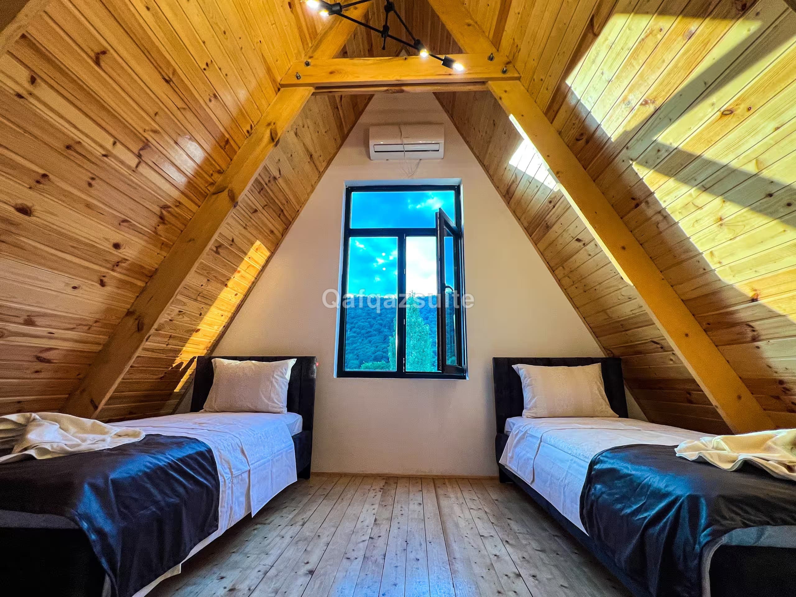 Area36 Royal Chalet
