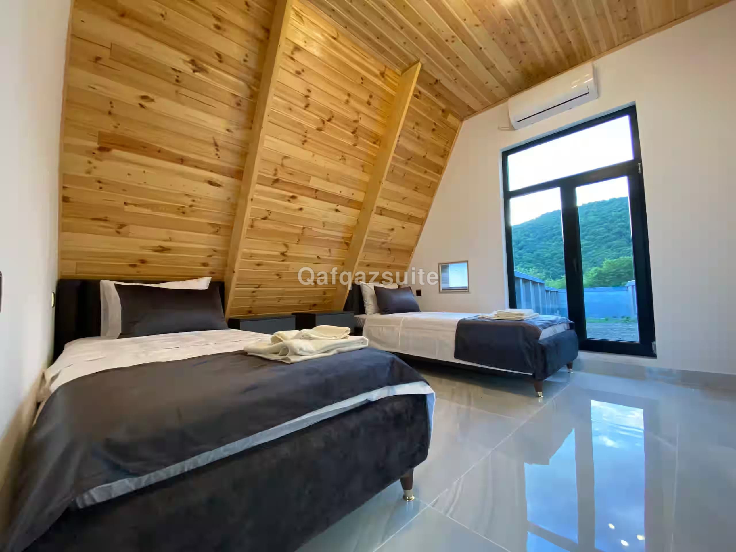 Area36 Royal Chalet