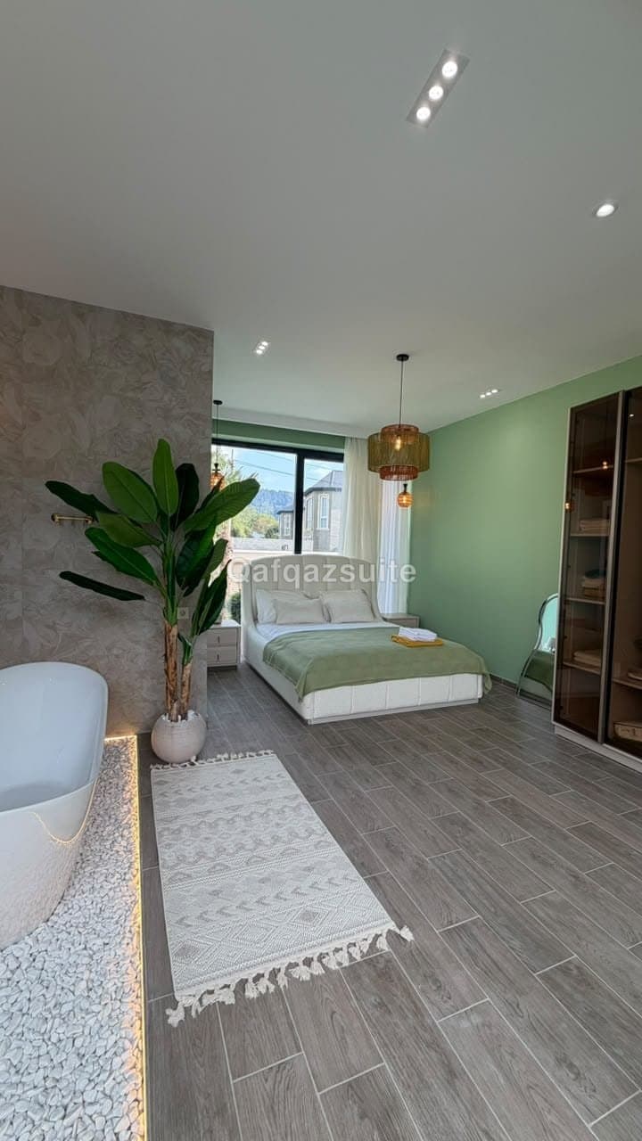 De Harmony Villa, Qəbələ