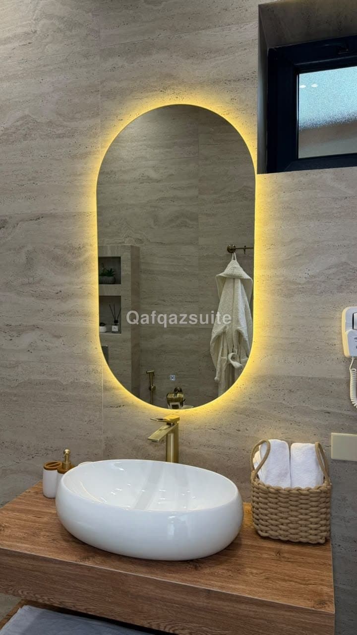 De Harmony Villa, Qəbələ